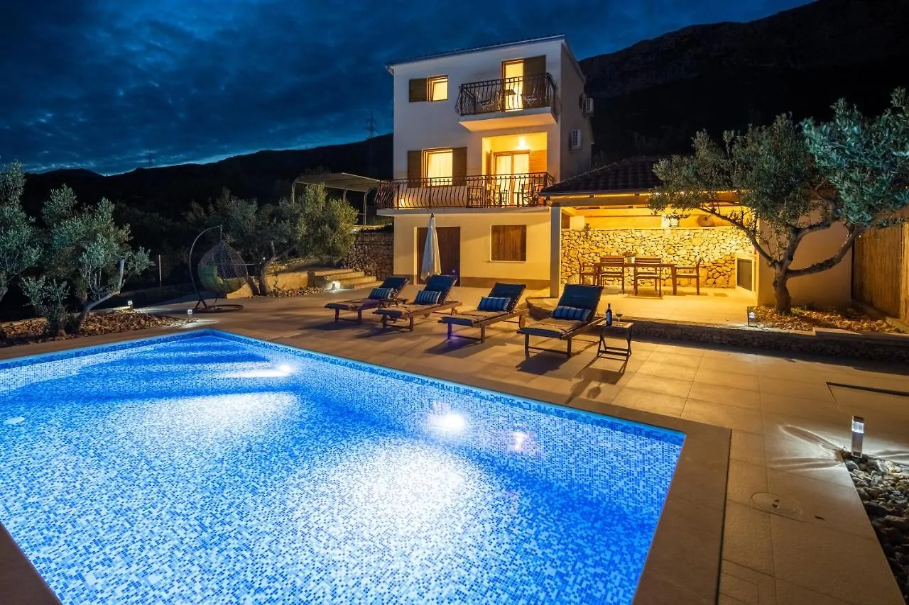 Villa Tempera Kastela