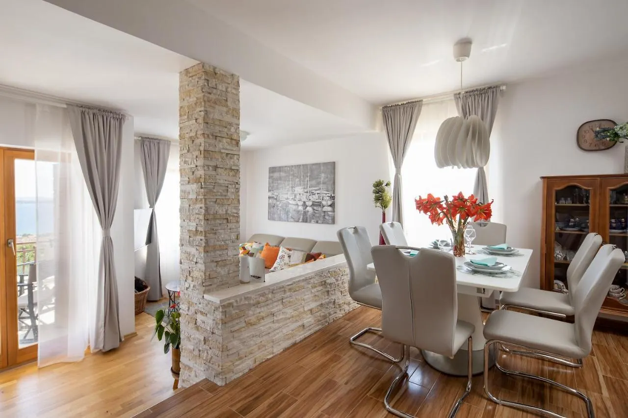 Villa Tempera Kastela 0*,  Croatia