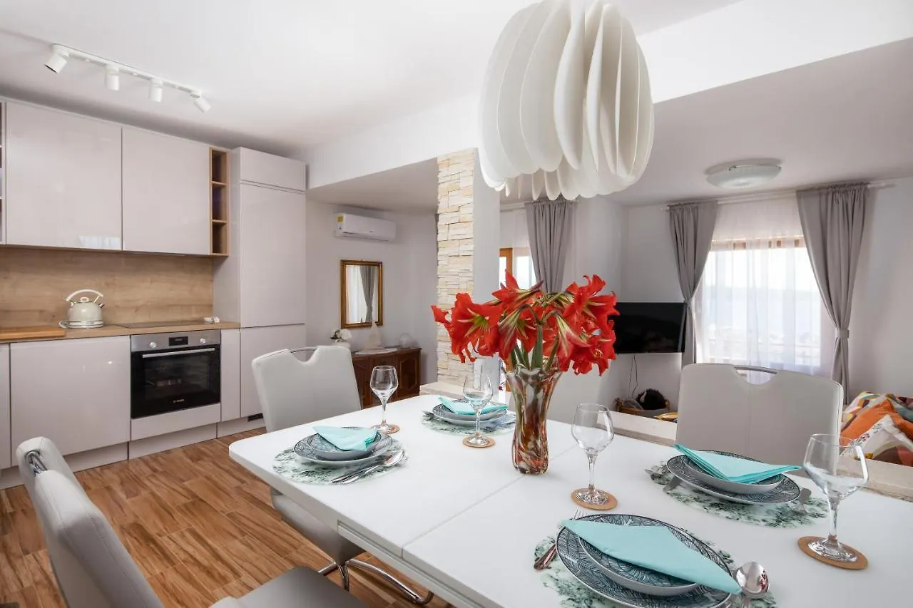Villa Tempera Kastela 0*,