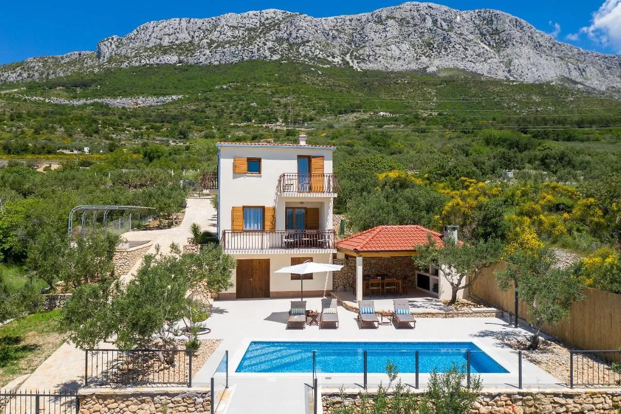 Villa Tempera Kastela