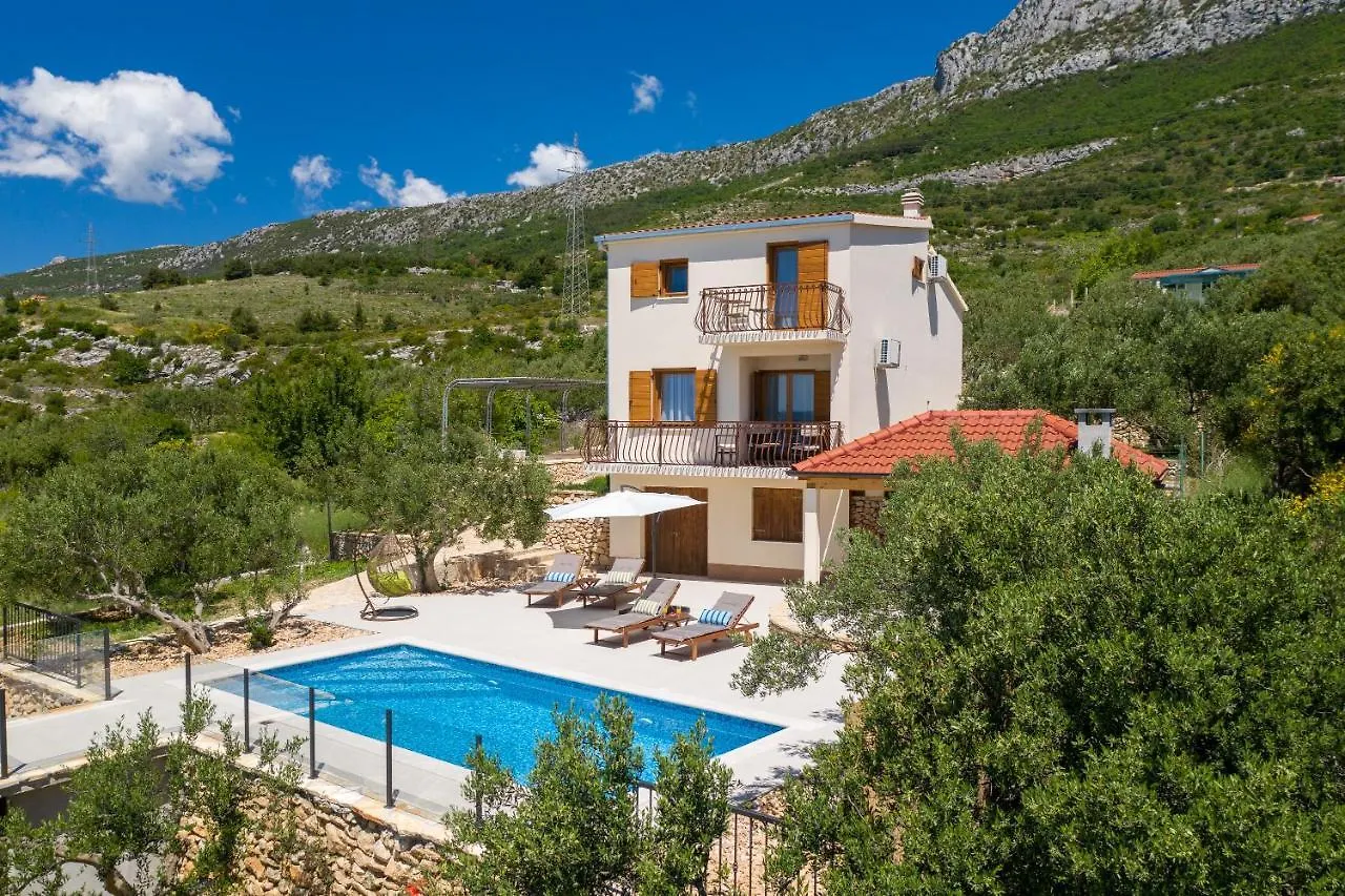 Villa Tempera Kastela 0*,  Croatia